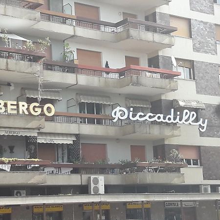 Albergo Piccadilly Medolago Buitenkant foto
