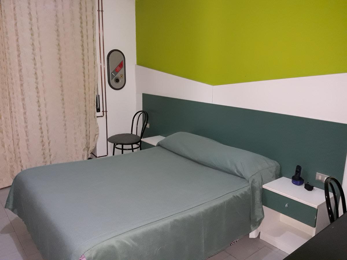 Albergo Piccadilly Medolago Buitenkant foto