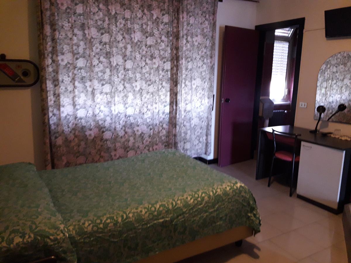 Albergo Piccadilly Medolago Buitenkant foto