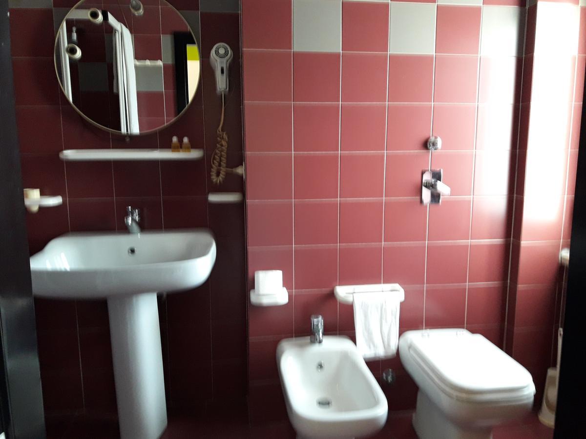 Albergo Piccadilly Medolago Buitenkant foto
