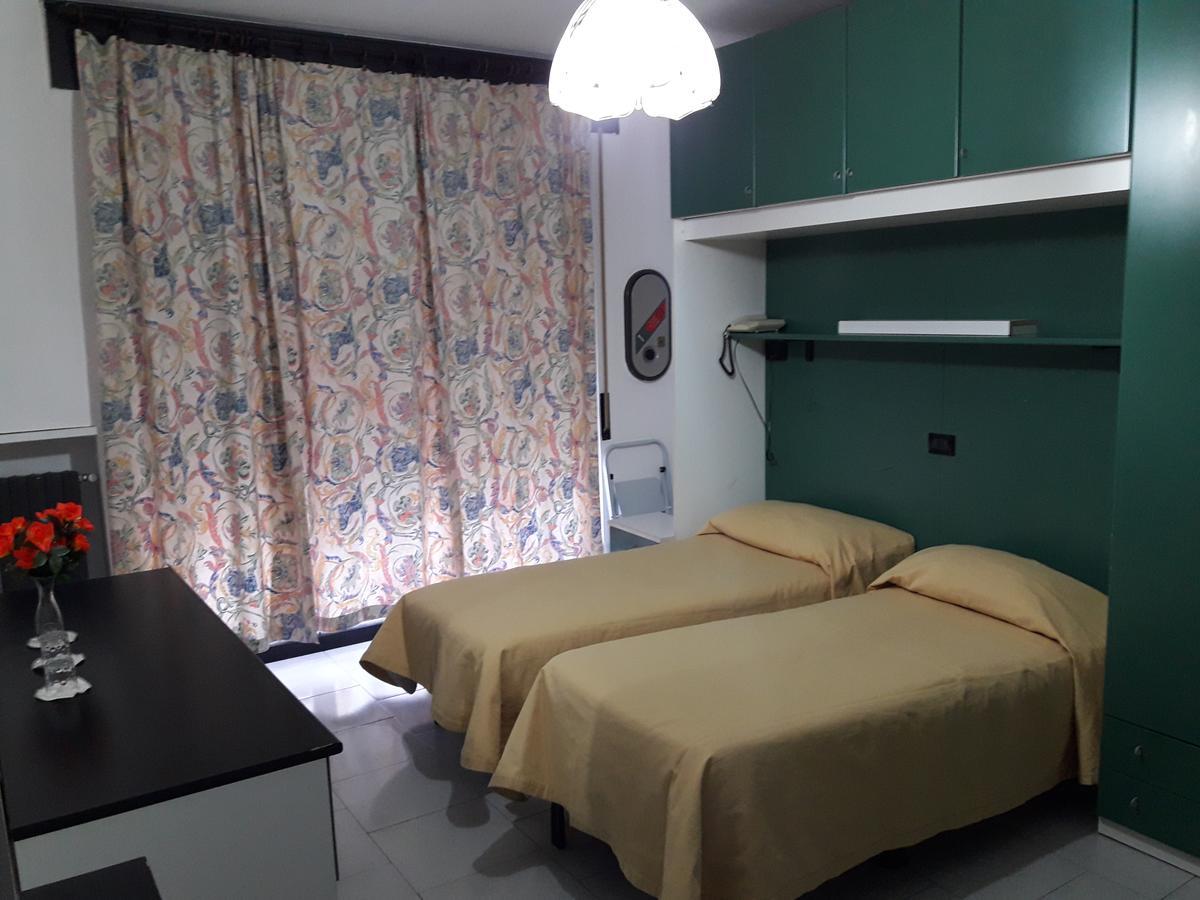 Albergo Piccadilly Medolago Buitenkant foto