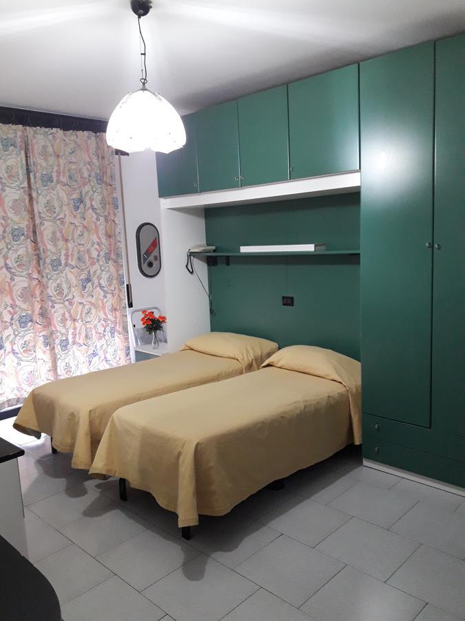 Albergo Piccadilly Medolago Buitenkant foto