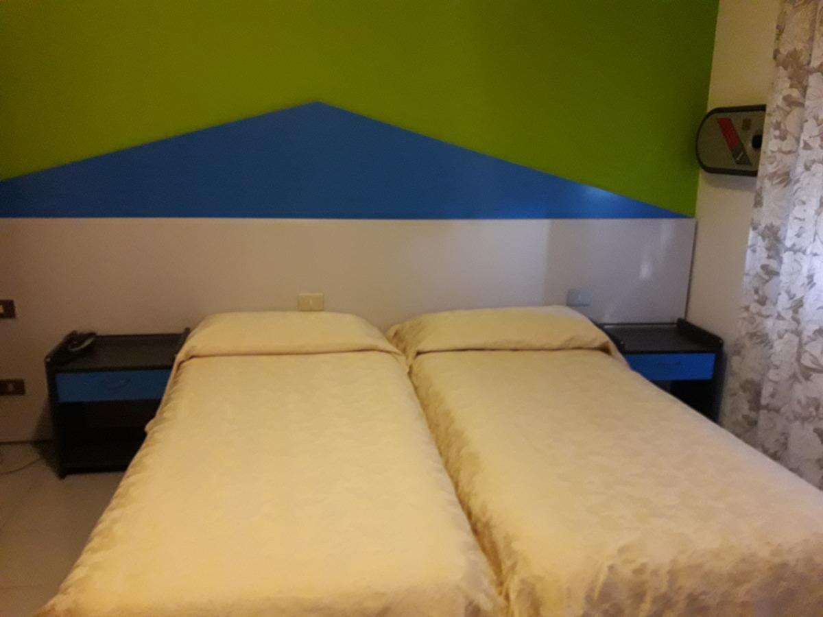 Albergo Piccadilly Medolago Buitenkant foto
