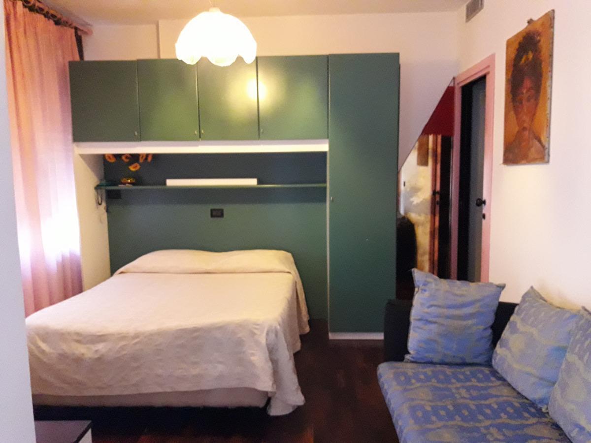 Albergo Piccadilly Medolago Buitenkant foto